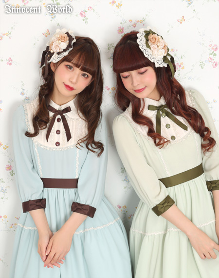 丸衿ヨークティアードワンピースRound Collar Yolk Tiered Dress