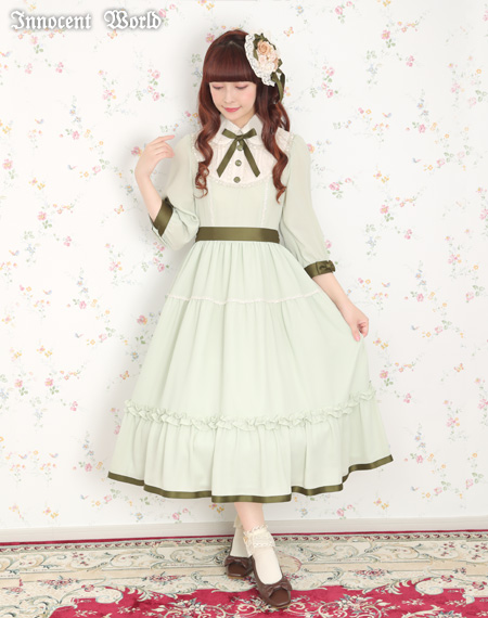 丸衿ヨークティアードワンピースRound Collar Yolk Tiered Dress