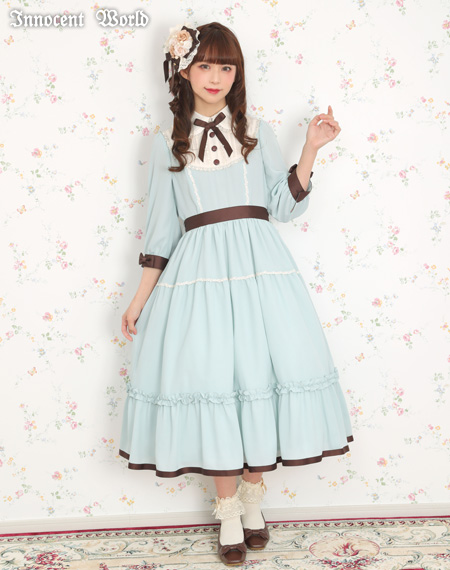 丸衿ヨークティアードワンピースRound Collar Yolk Tiered Dress