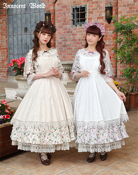 ロイヤルストロベリースカラップドレスRoyal Strawberry Scalloped Dress