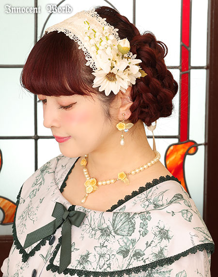 Innocent World｜木漏れ日の中の鈴蘭ヘッドドレス